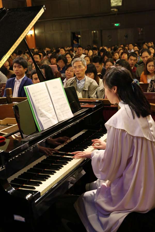 华东神学院圣乐系师生在国际礼拜堂举行音乐崇拜 华东神学院圣乐系师生在国际礼拜堂举行音乐崇拜