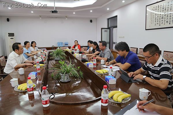 上海市民宗委领导慰问华东神学院教师 上海市民宗委领导慰问华东神学院教师