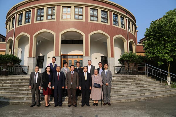 华东神学院接待日本基督教协议会访问团 华东神学院接待日本基督教协议会访问团