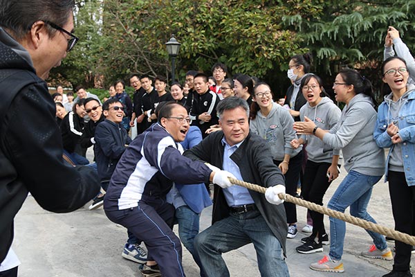 华东神学院举行第33届运动会 华东神学院举行第33届运动会