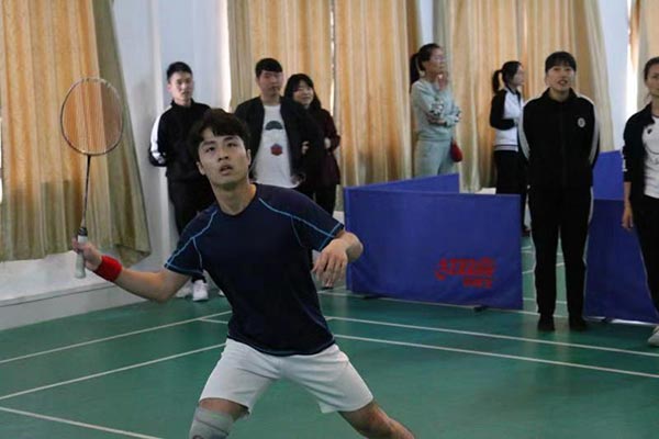 华东神学院举行第33届运动会 华东神学院举行第33届运动会
