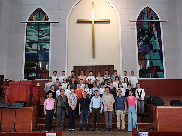 华东神学院圣乐系毕业生举行爱国主义教育活动