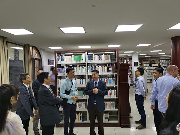 华东神学院接待香港信义宗神学院访问团