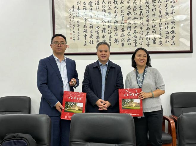  华东神学院接待贵州省基督教两会访问团 华东神学院接待贵州省基督教两会访问团